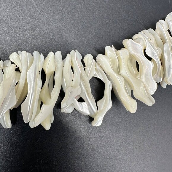 Mother Of Pearl Necklace Sliced Lambis Shell Statement Jewelry Beach Seashell - Picture 5 of 9